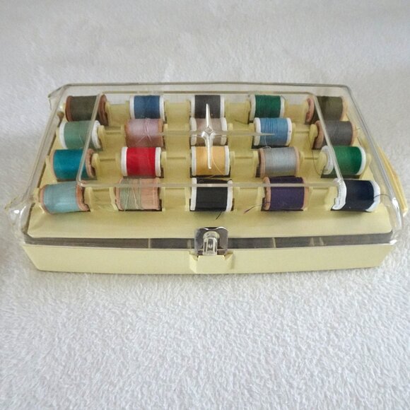 MCM Sewing Box Filled With VTG Thread & Notions William Thomas Plastic Latched - Picture 2 of 11